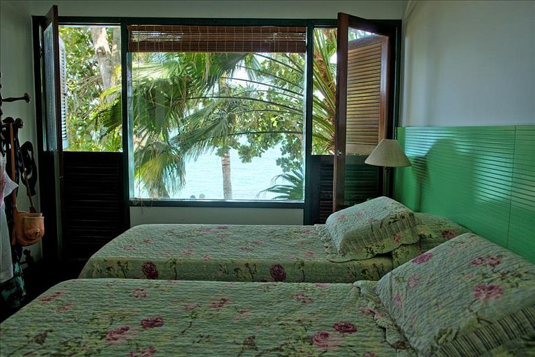 Casa Luxo de temporada vista mar em Angra dos Reis RJ